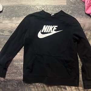 Nike crew with pocket!!